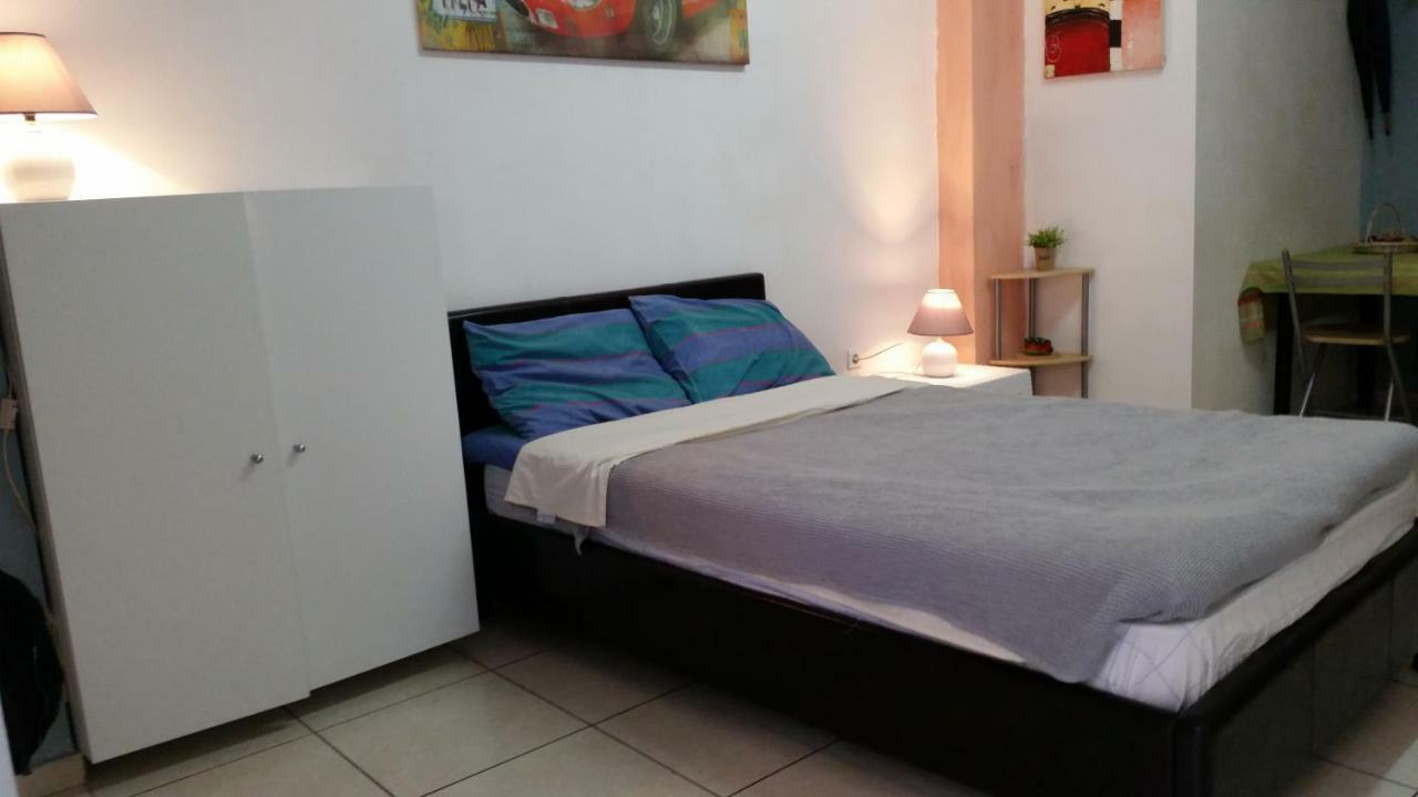 Studio near Acropolis Appartamento Atene Esterno foto